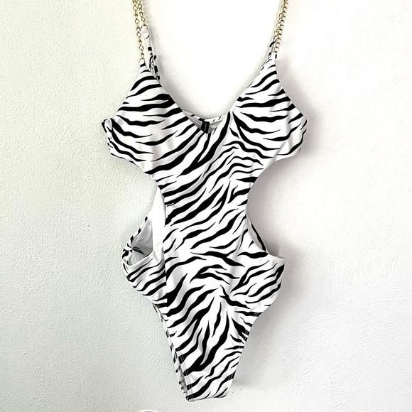 Sommer Ray One Piece Swimsuit Black and White Zebra Print Cut Out Size M - Picture 2 of 16